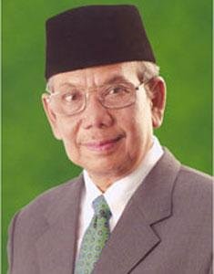 Hasyim Muzadi, KH