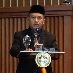 Dr. Helmi Hidayat