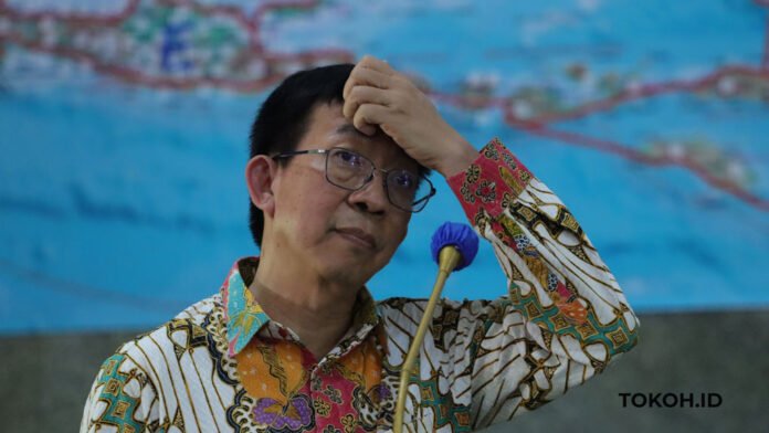 Prof. Yohanes Surya: Mengajar dengan Hati Prof. Yohanes Surya: Mengajar dengan Hati