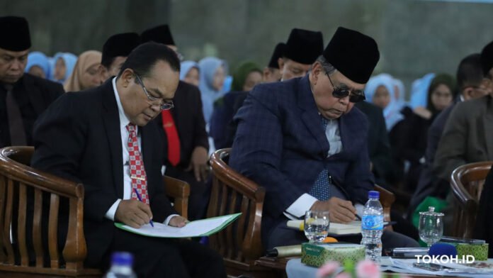 Syaykh Panji Gumilang dan Prof. Sutrisna Wibawa Syaykh Panji Gumilang dan Prof. Sutrisna Wibawa