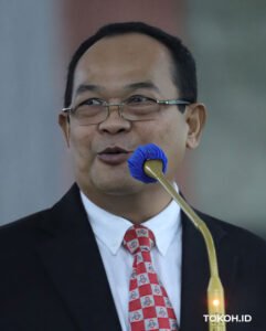 Prof. Sutrisna Wibawa