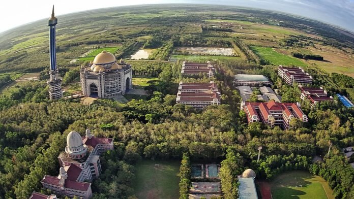 Mengapa Al-Zaytun Tidak Goyah Mengapa Al-Zaytun Tidak Goyah