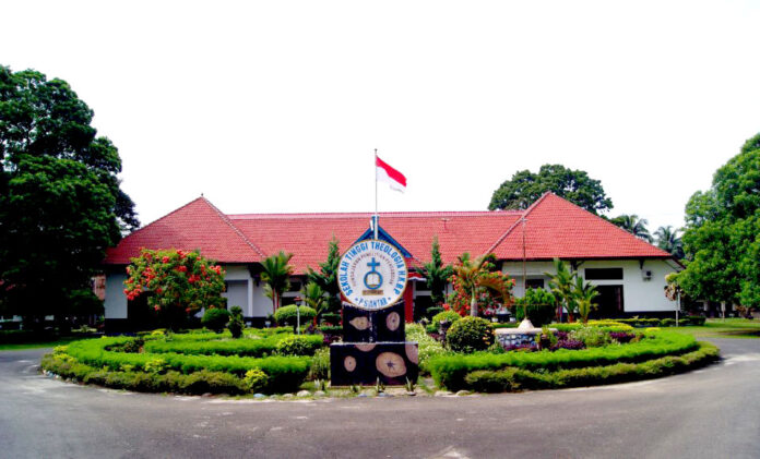 Kampus_STT_HKBP